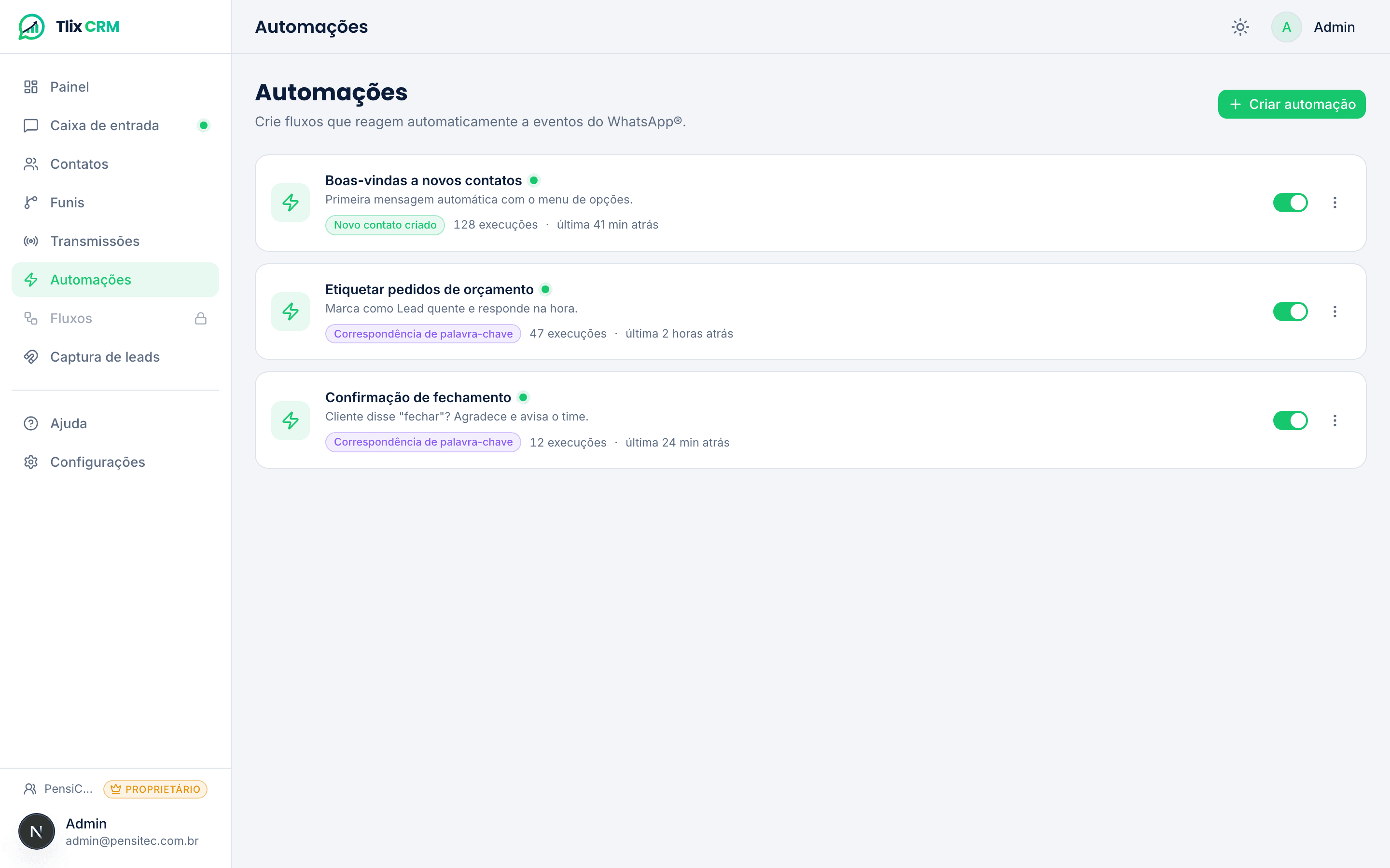 Automações do Tlix CRM com gatilhos por palavra-chave e boas-vindas automáticas